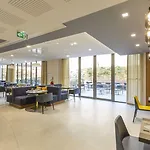 Ξενοδοχείο με διαμερίσματα Nemea Palais 4*