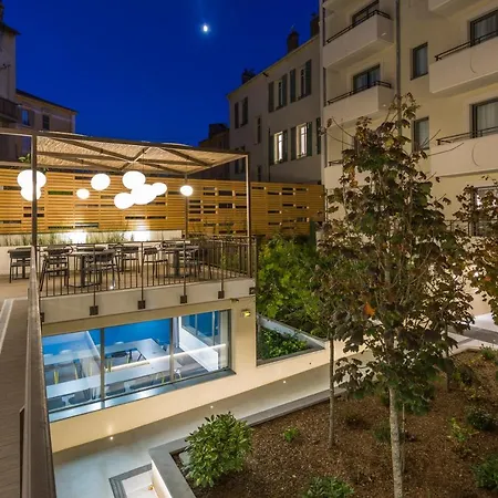 Nemea Palais شقة فندقية 4*